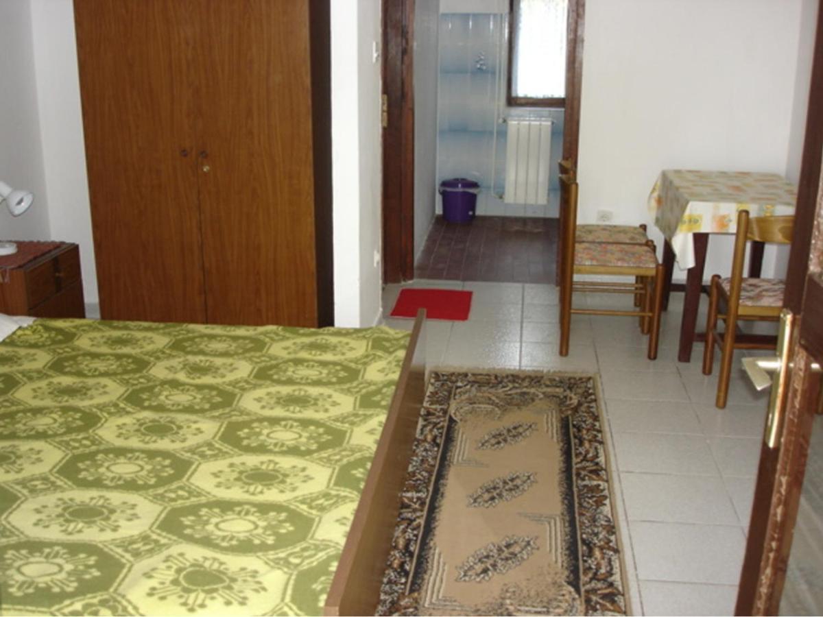 Apartments Vjera Krk Town Habitación foto