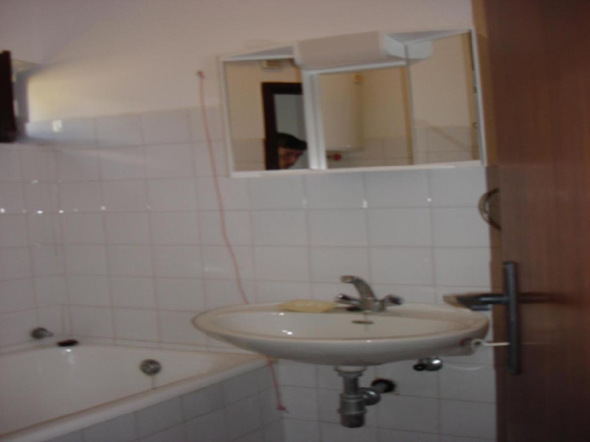 Apartments Vjera Krk Town Habitación foto